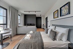 Doki Living - Foodhall & Parking by Downtown Apartments