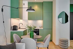 Doki Living - Foodhall & Parking by Downtown Apartments