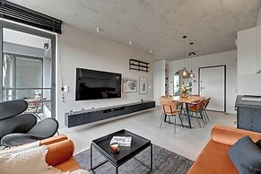 Doki Living - Foodhall & Parking by Downtown Apartments