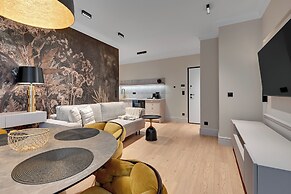 Doki Living - Foodhall & Parking by Downtown Apartments