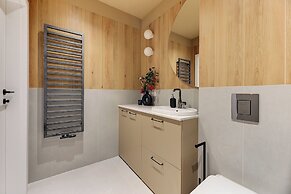 Doki Living - Foodhall & Parking by Downtown Apartments