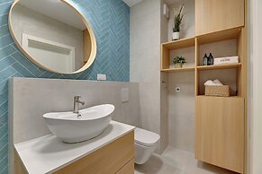 Doki Living - Foodhall & Parking by Downtown Apartments