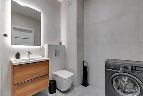 Doki Living - Foodhall & Parking by Downtown Apartments