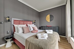 Doki Living - Foodhall & Parking by Downtown Apartments