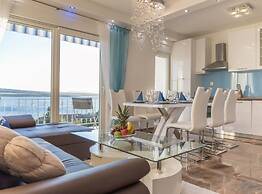 Spacious Novi Vinodolski Apartments With Terrace and Shared Pool