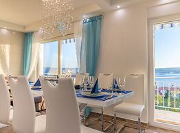 Spacious Novi Vinodolski Apartments With Terrace and Shared Pool