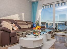 Spacious Novi Vinodolski Apartments With Terrace and Shared Pool