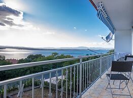 Spacious Novi Vinodolski Apartments With Terrace and Shared Pool