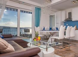Spacious Novi Vinodolski Apartments With Terrace and Shared Pool