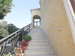 Graceful Apartment With Barbecue Area