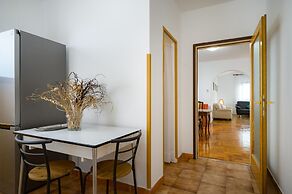 Graceful Apartment With Barbecue Area