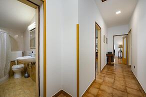 Graceful Apartment With Barbecue Area