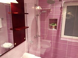 Graceful Apartment in Nature