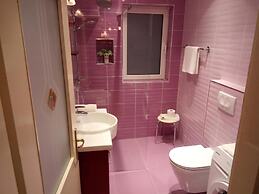 Graceful Apartment in Nature