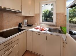 Graceful Apartment in Nature