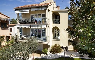 Graceful Apartment in Nature