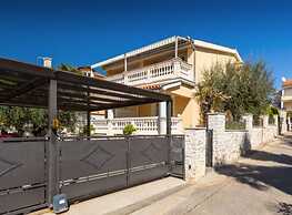 Beautiful Villa in Nature