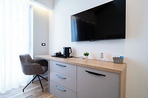 Seafront Sunset Studio&Rooms