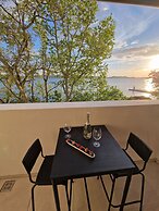 Seafront Sunset Studio&Rooms