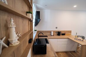 Seafront Sunset Studio&Rooms