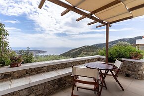 Mirsini Apartments in Sifnos