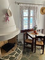 Mirsini Apartments in Sifnos