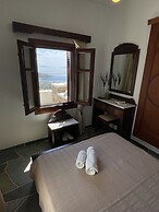 Mirsini Apartments in Sifnos