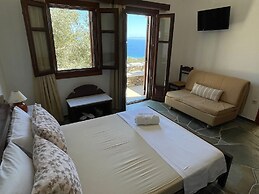 Mirsini Apartments in Sifnos