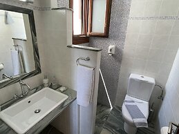 Mirsini Apartments in Sifnos