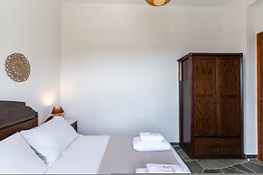 Mirsini Apartments in Sifnos