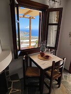 Mirsini Apartments in Sifnos