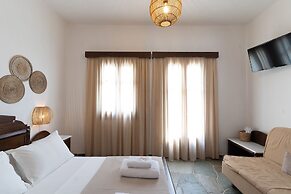 Mirsini Apartments in Sifnos