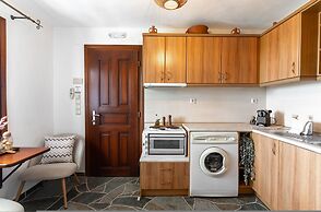 Mirsini Apartments in Sifnos