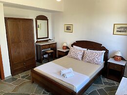 Mirsini Apartments in Sifnos