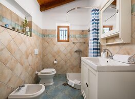 Spacious Villa With Garden