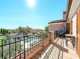 Spacious Villa With Garden