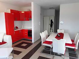 Shimmering Sea Apartment With Sea View and Balcony