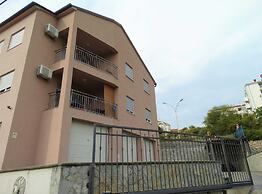 Shimmering Sea Apartment With Sea View and Balcony