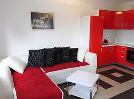 Shimmering Sea Apartment With Sea View and Balcony