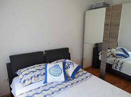 Shimmering Sea Apartment With Sea View and Balcony