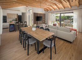 Luxury Villa With View