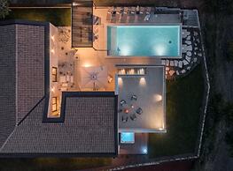 Luxury Villa With View