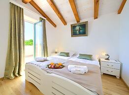 Tranquil Getaway Polje Villa With Pool