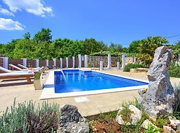 Tranquil Getaway Polje Villa With Pool