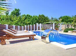Tranquil Getaway Polje Villa With Pool