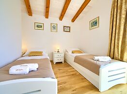 Tranquil Getaway Polje Villa With Pool