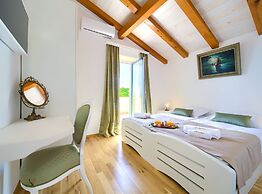 Tranquil Getaway Polje Villa With Pool