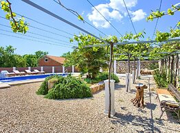 Tranquil Getaway Polje Villa With Pool
