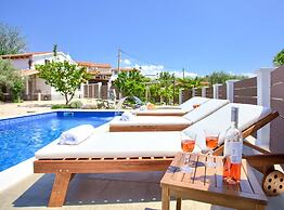 Tranquil Getaway Polje Villa With Pool