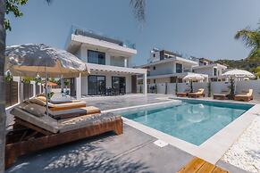 Villa Infinity Ena in Kalamaki